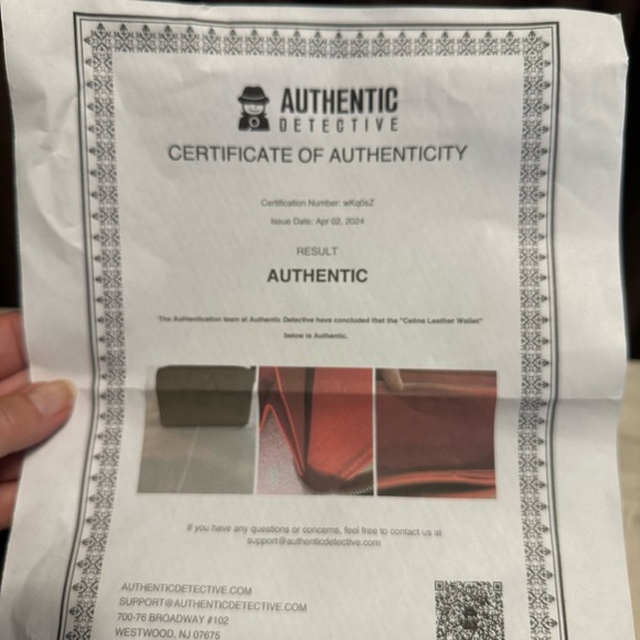 Celine with COA in excellent condition. Beautiful long wallet zip around. - Picture 4 of 6